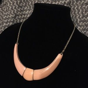 Vintage peach & gold toned thermoset necklace from the 80's